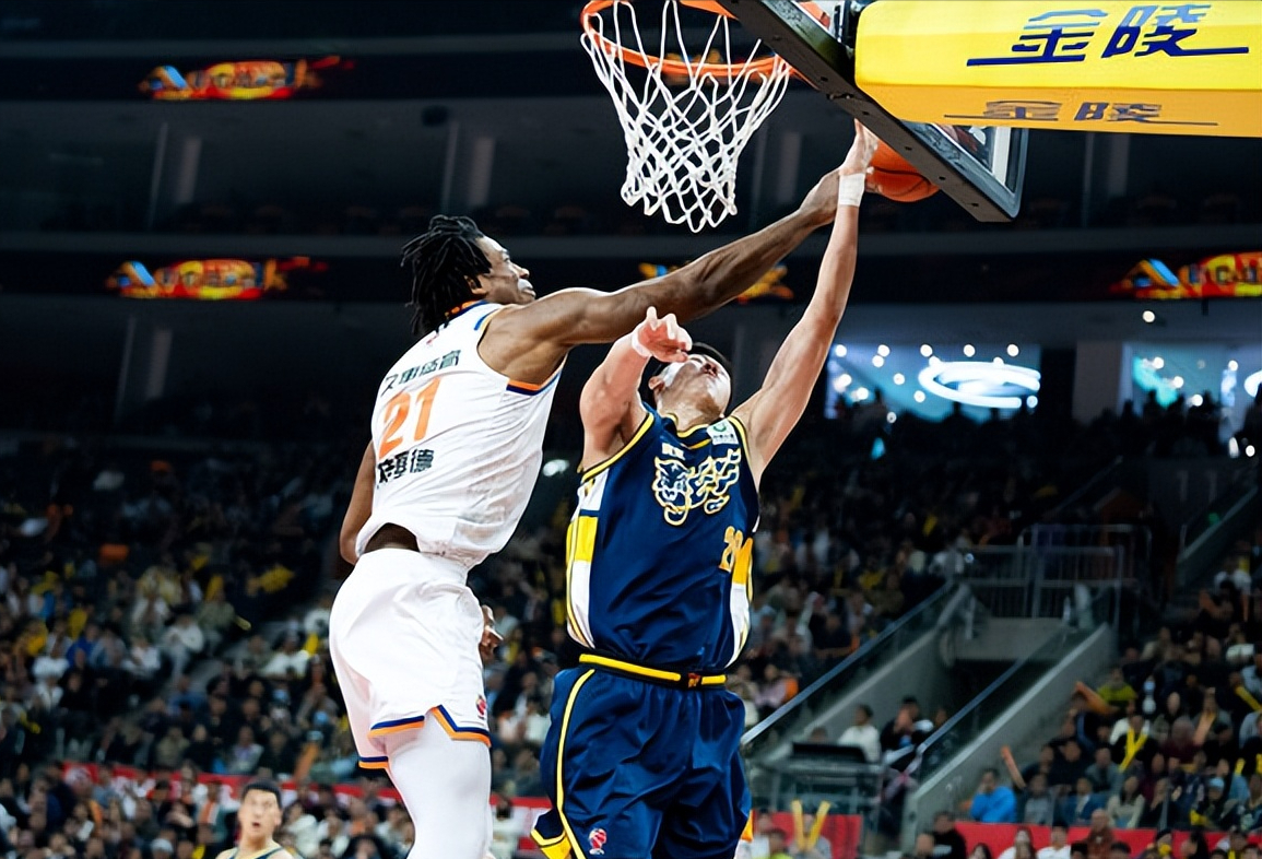 天博体育登录入口-沪粤强强对话一边倒，广东男篮一问题无限凸显，杜锋抱头尽显无奈